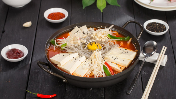 Кафе-бар азиатской кухни в популярной локации.