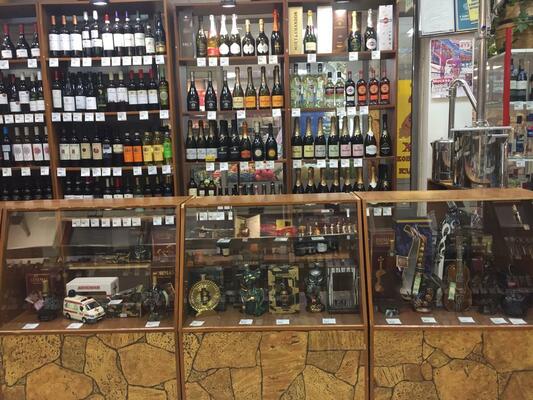 Вино-водочный магазин в популярном ТЦ