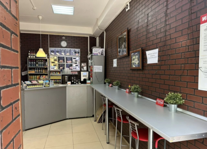 Шаурма с выпечкой у Метро 3