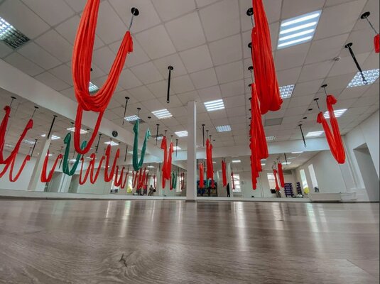 Сеть студий растяжек в топовых локациях